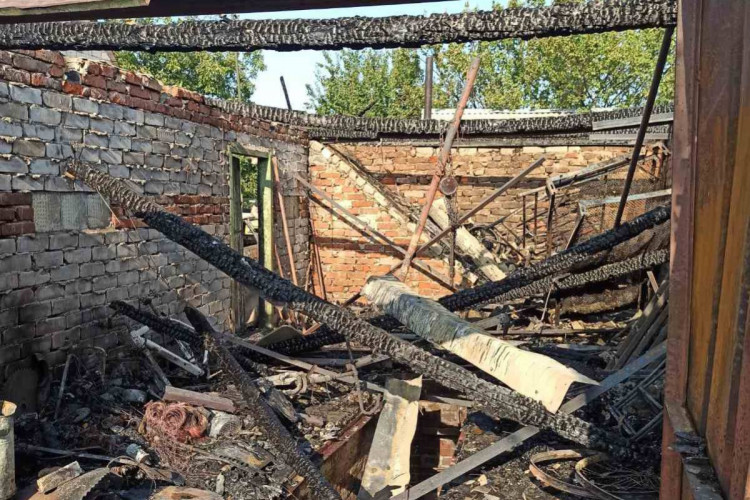 Внаслідок пожежі на Харківщині постраждав чоловік