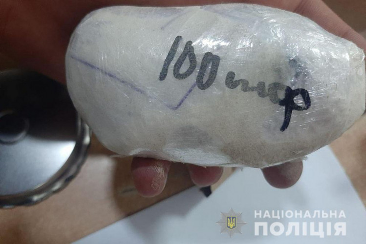 На Харківщині протягом двох днів поліцейські провели у наркодилерів 85 обшуків