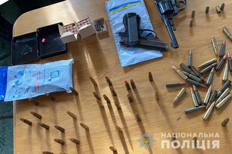 На Харківщині протягом двох днів поліцейські провели у наркодилерів 85 обшуків