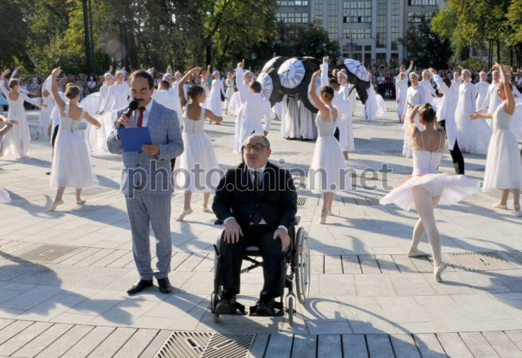 Кернес во время выдкриття фонтана на День Харькова