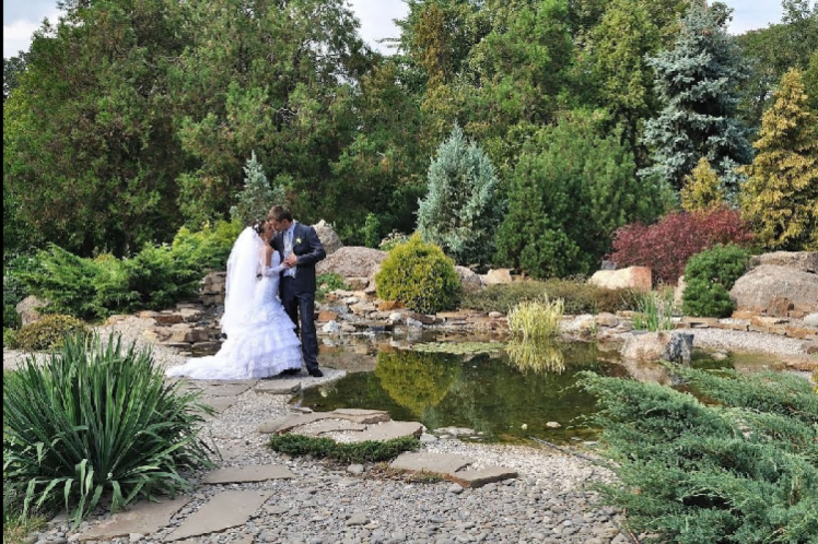 У Харківському ботанічному саду можна провести весільну фотосесію
