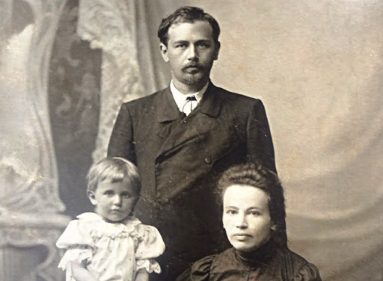 Николай Леонтович был женат и воспитывал дочь