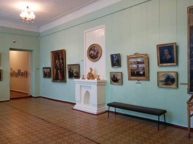 У Пархомівському художньому музеї є оригінал Малевича Голуб Миру