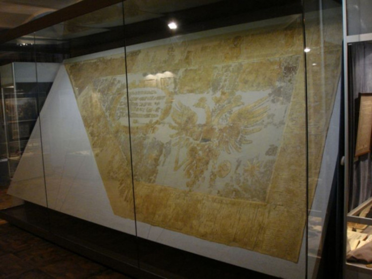 У Харкові зберігається унікальний гетьманський прапор 17 століття