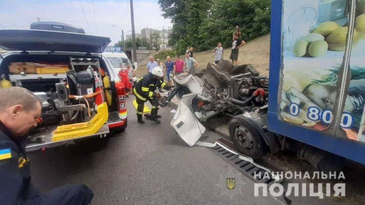 У Харкові в ДТП постраждав водій вантажівки