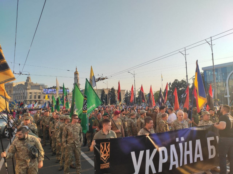 Гасла на Марші захисників України