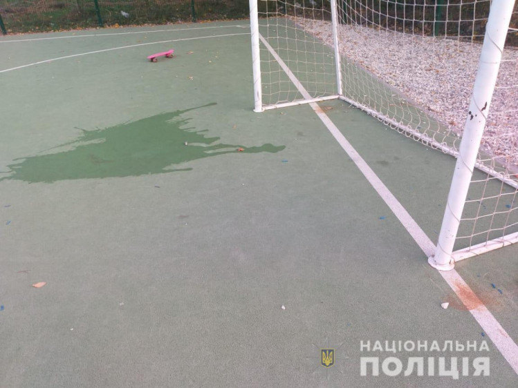 В Харькове на школьном стадионе нашли без сознания ребенка
