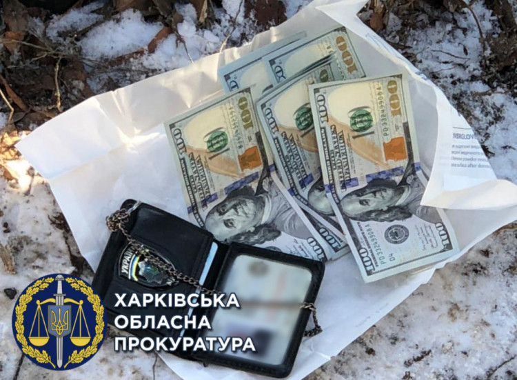 У Харківській області офіцера поліції схопили на хабарі