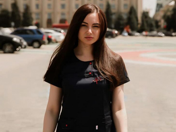 Аліна Мустафаєва у міськраді обрана від слуг, однак працює з риторикою опзж