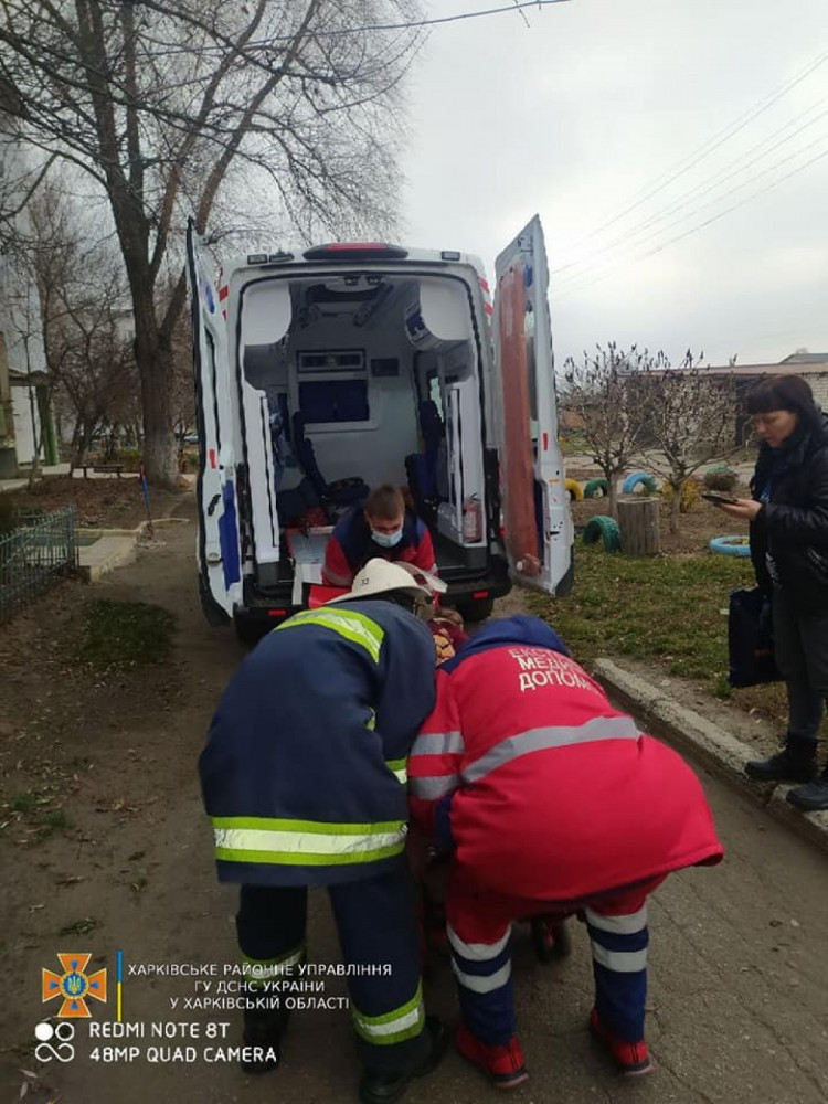 В Харьковской области спасатели помогли медикам скорой помощи