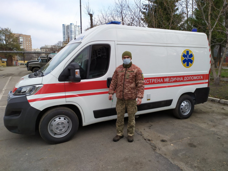 Військовий шпиталь Харкова отримав нові авто 
