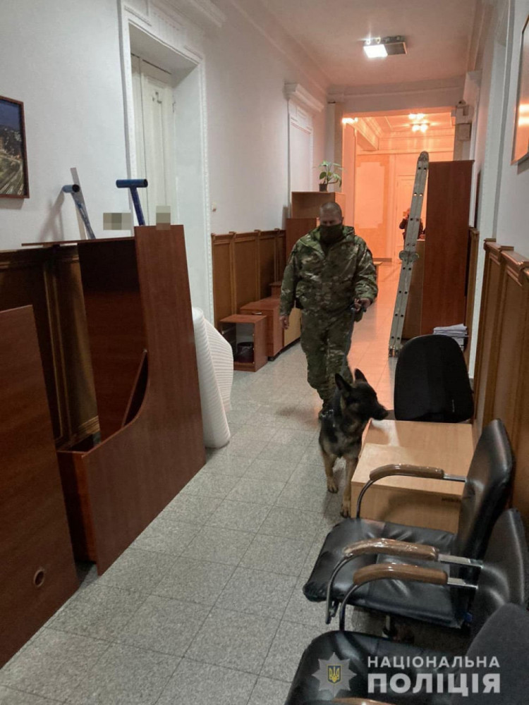 Поліція шукала вибухівку в Харківській міськраді