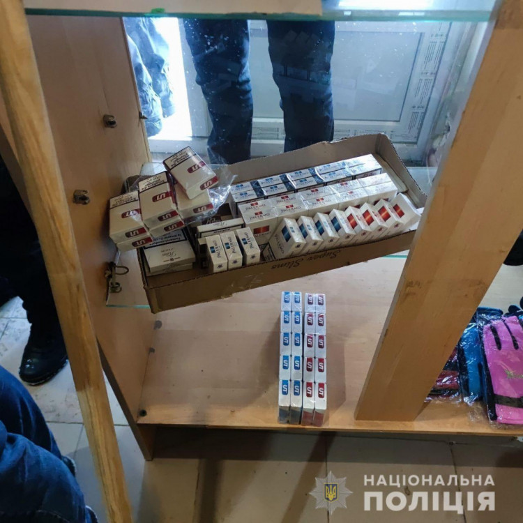 Поліція в Харкові вилучили контрафактних цигарок на 300 тис. грн