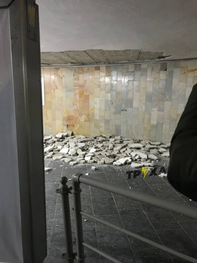 В харьковской подземке 12 января обрушился потолок