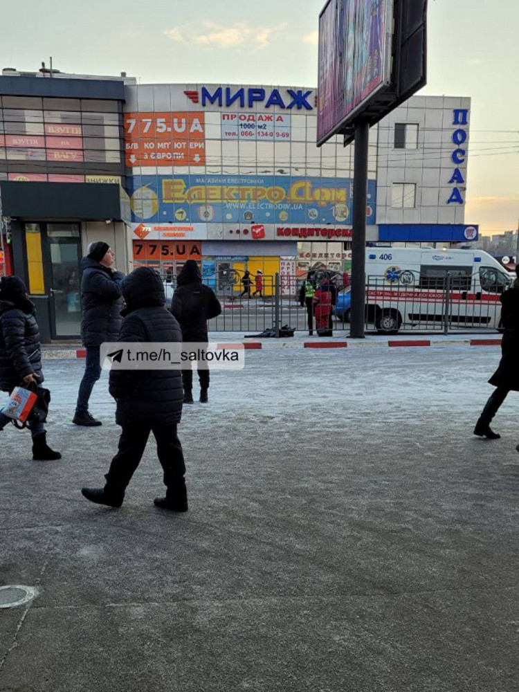 В Харькове полиция устанавливает обстоятельства смерти мужчины возле метро "Героев Труда"