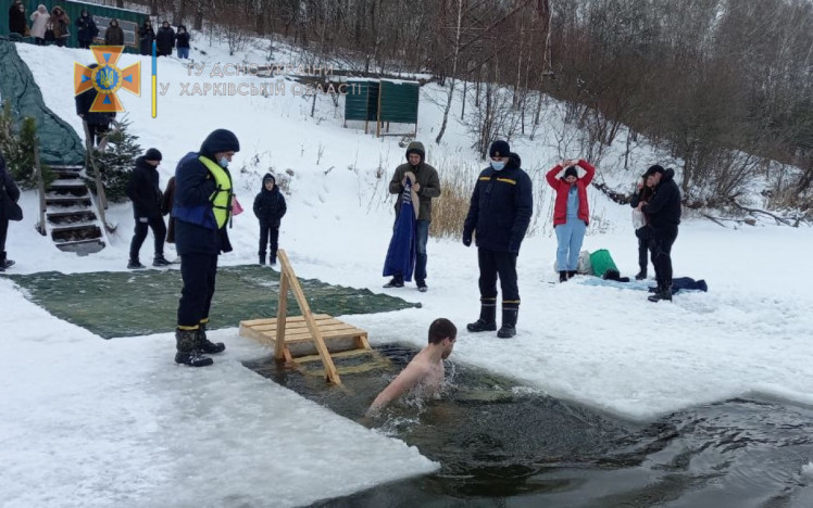 Жители Харьковщины празднуют Крещение