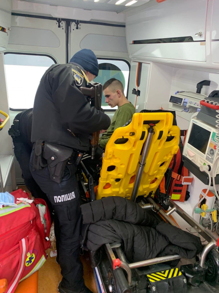 Поліція встановлює обставини нападу на медиків у Харкові