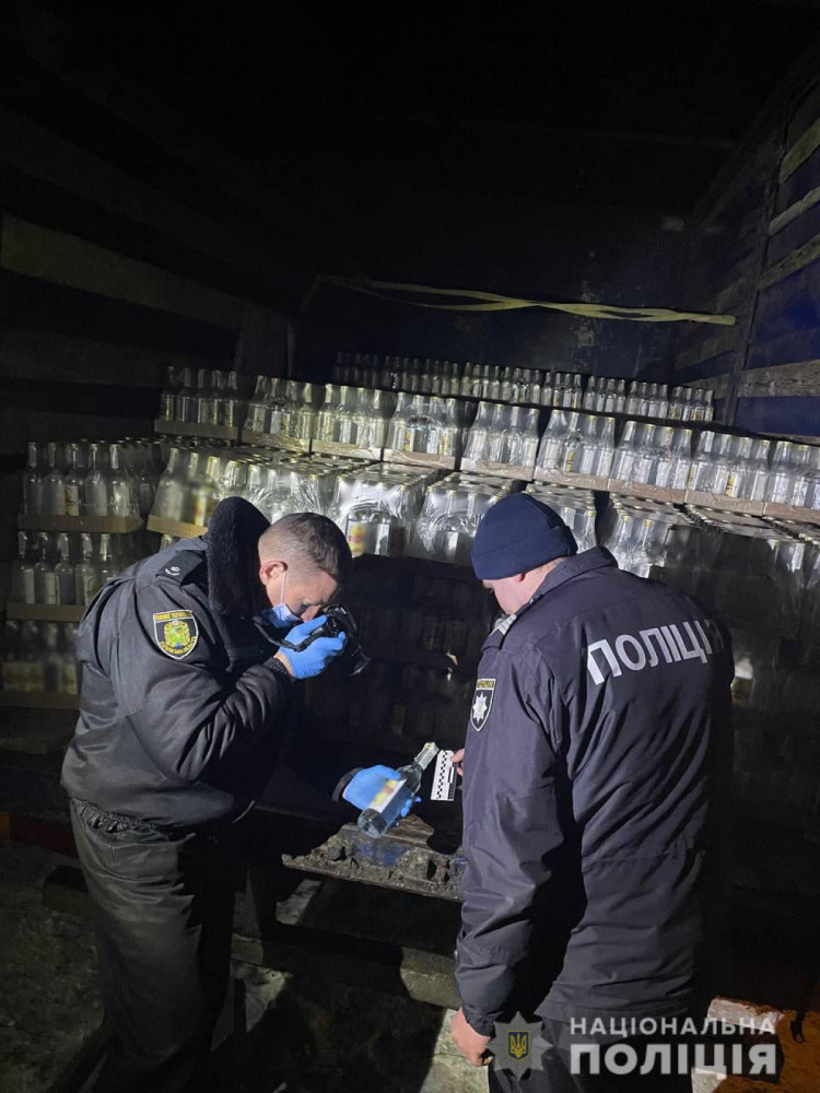 В Харьковской области остановили фуру с контрафактной водкой