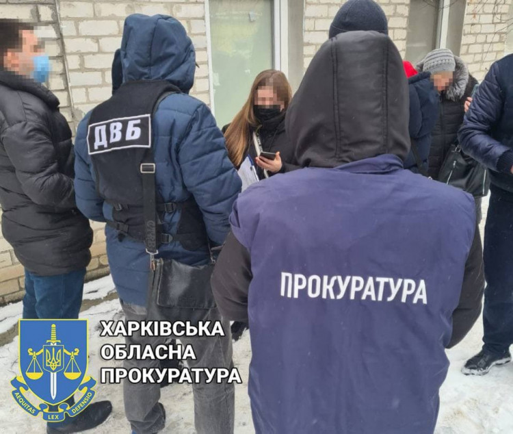 На Харківщині поліцейський вимагав у підлітка гроші