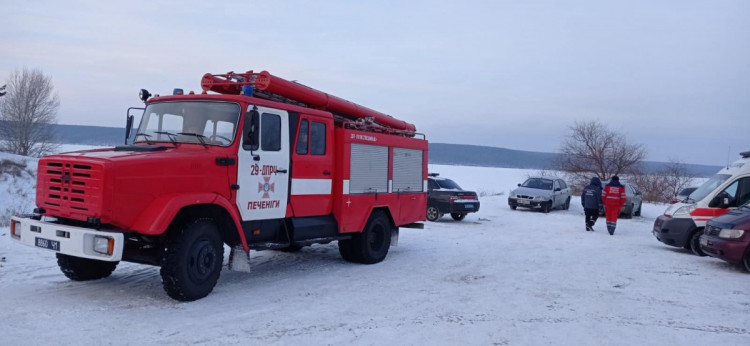 Спасатели помогли медикам добраться до больного Харьковщины