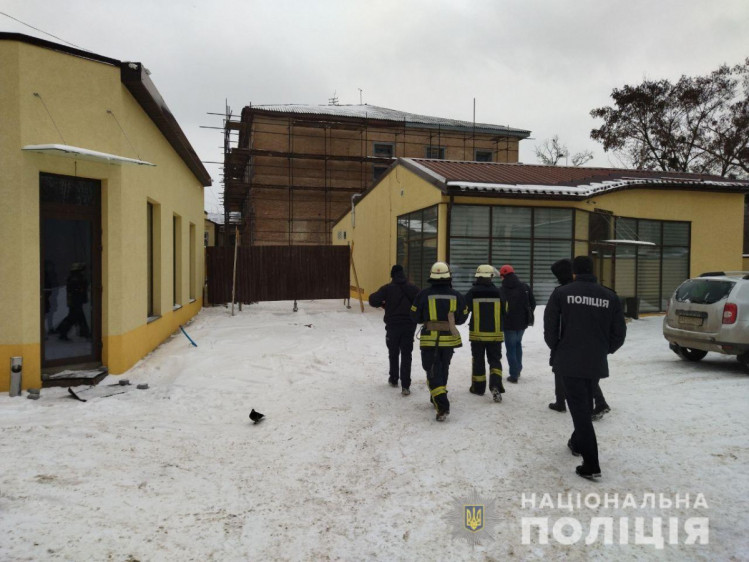 В Харькове на строителя упала стена
