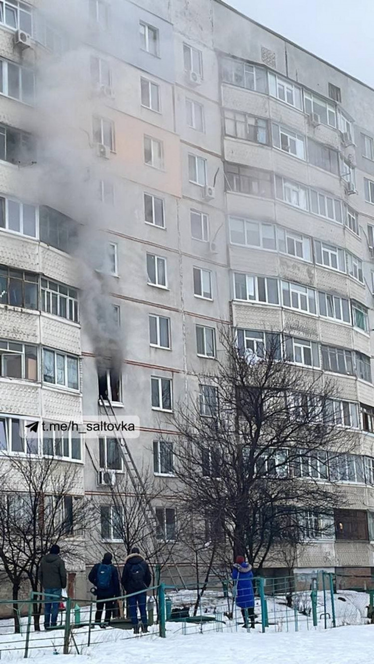 В Харькове горит квартира
