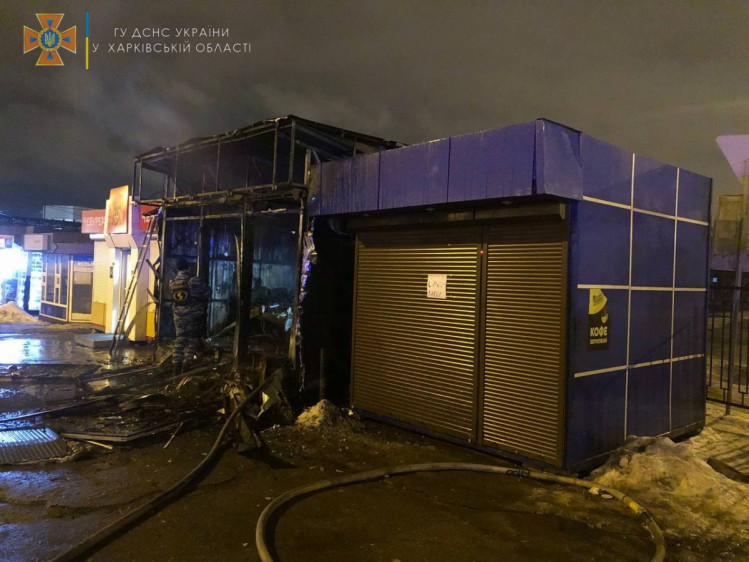 В Харькове огонь уничтожил киоск