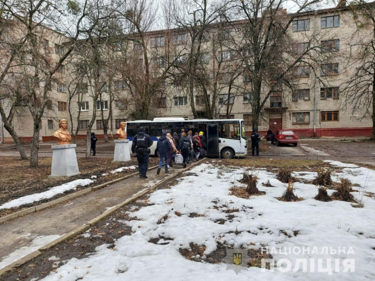 Детей были эвакуированы из Харькова